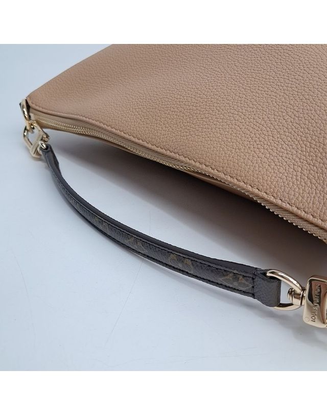 루이비통 [중고명품] [구구스]중고명품 루이비통 멀티패스 M28029 (NO 10507871) 멀티컬러 착용컷