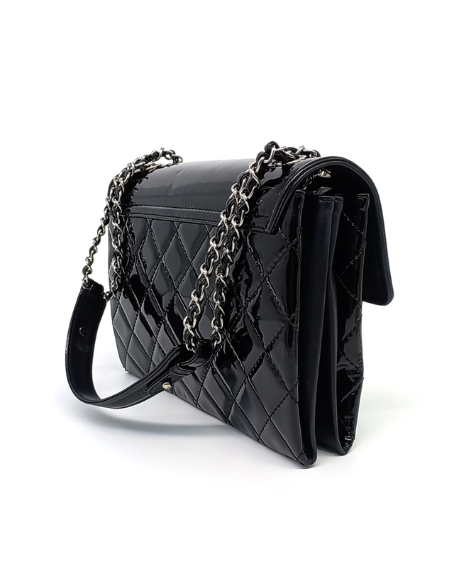 샤넬 [중고명품] [구구스]중고명품 샤넬 페이던트 햄튼 플랩 숄더백 (NO 10428485) 멀티컬러 착용컷