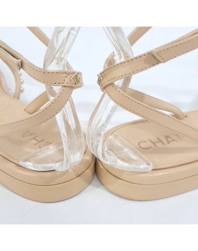 샤넬 [중고명품] [구구스]중고명품 샤넬 진주 플립플랍 샌들 235 (NO 10414990) 멀티컬러 착용컷