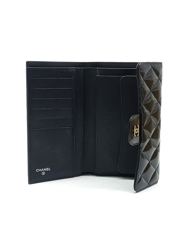 샤넬 [중고명품] [구구스]중고명품 샤넬 페이던트 장지갑 A31506 (NO 10565403) 멀티컬러 착용컷