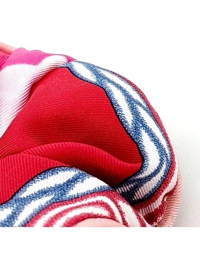 에르메스 [중고명품] [구구스]중고명품 에르메스 실크 헤어슈슈 (NO 10367990) 멀티컬러 착용컷