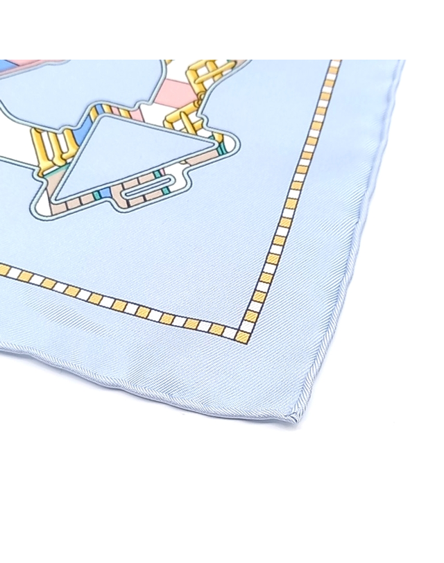 에르메스 [중고명품] [구구스]중고명품 에르메스 테이터세일 엔 지그재그 실크 쁘띠 스카프 (NO 10455049) 멀티컬러 착용컷