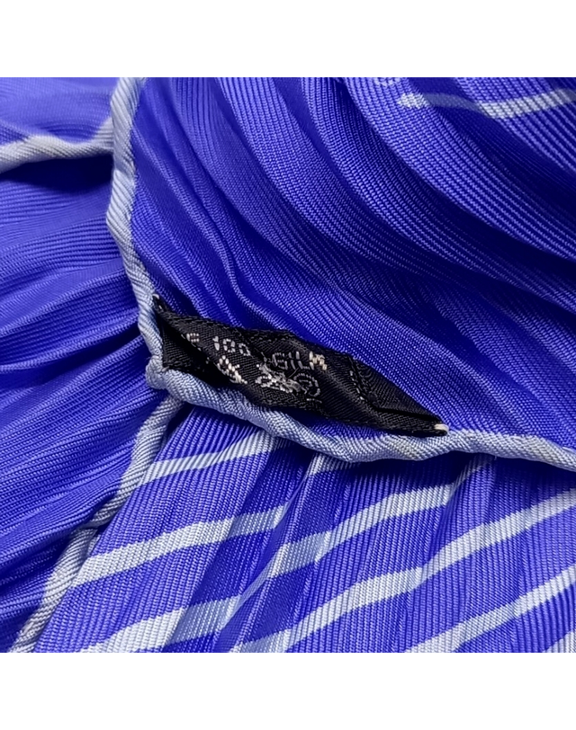 에르메스 [중고명품] [구구스]중고명품 에르메스 주름 스카프 (NO 10516097) 멀티컬러 착용컷