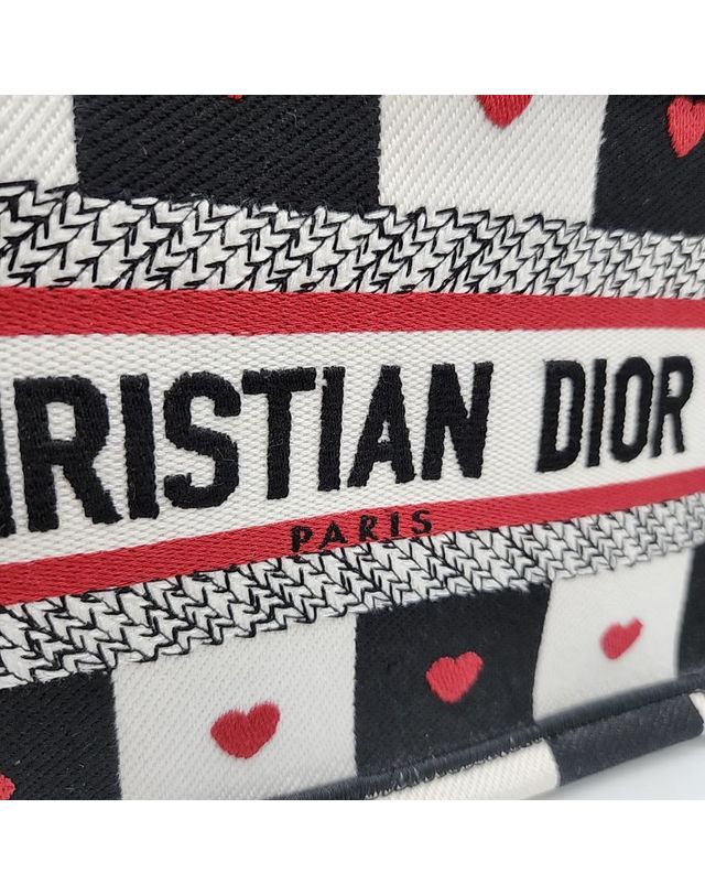디올 [중고명품] [구구스]중고명품 크리스찬 디올 미니 북 토트백 (NO 10360116) 멀티컬러 착용컷