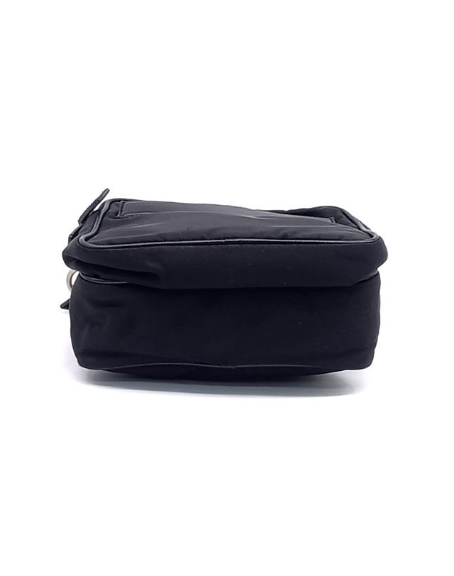 프라다 [중고명품] [구구스]중고명품 프라다 패브릭 숄더백 (BR2159) (NO 10517407) 멀티컬러 착용컷