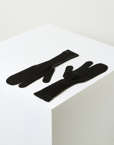 [MM6 MAISON MARGIELA 메종마르지엘라] 블랙 스티치장식 울혼방 니트장갑
