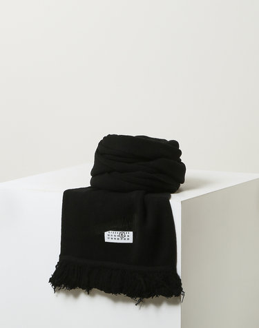[MM6 MAISON MARGIELA] 블랙 로고장식 울캐시미어혼방 머플러
