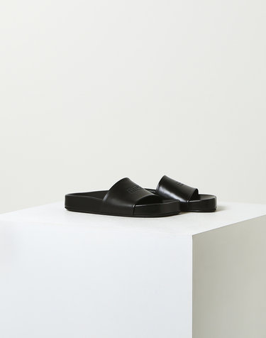 [MM6 MAISON MARGIELA] 블랙 음각로고 양가죽 슬리퍼