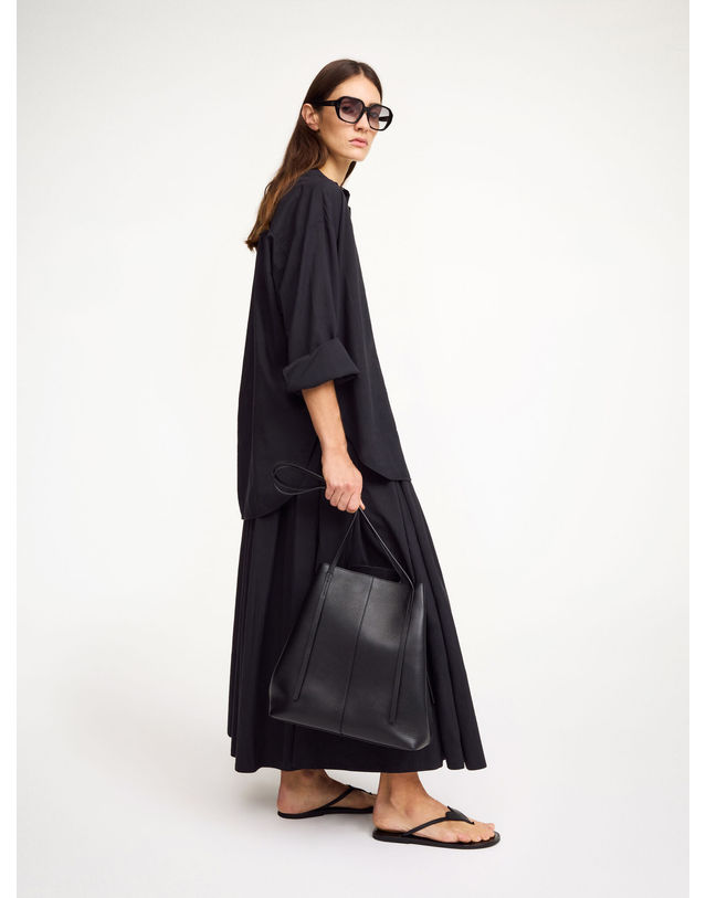 라움 여성 [BY MALENE BIRGER] 블랙 단색 면 긴팔블라우스 착용컷
