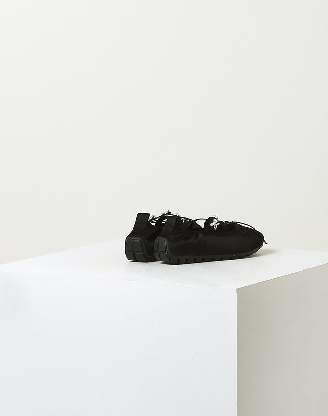 라움 여성 [Simone Rocha] 블랙 비즈장식 가죽 플랫슈즈 착용컷