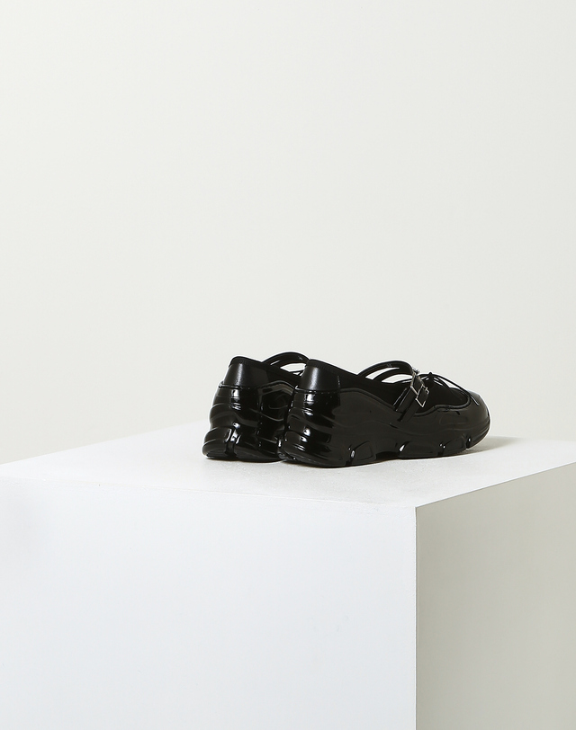 라움 여성 [Simone Rocha] 블랙 비즈장식 가죽 스니커즈 착용컷