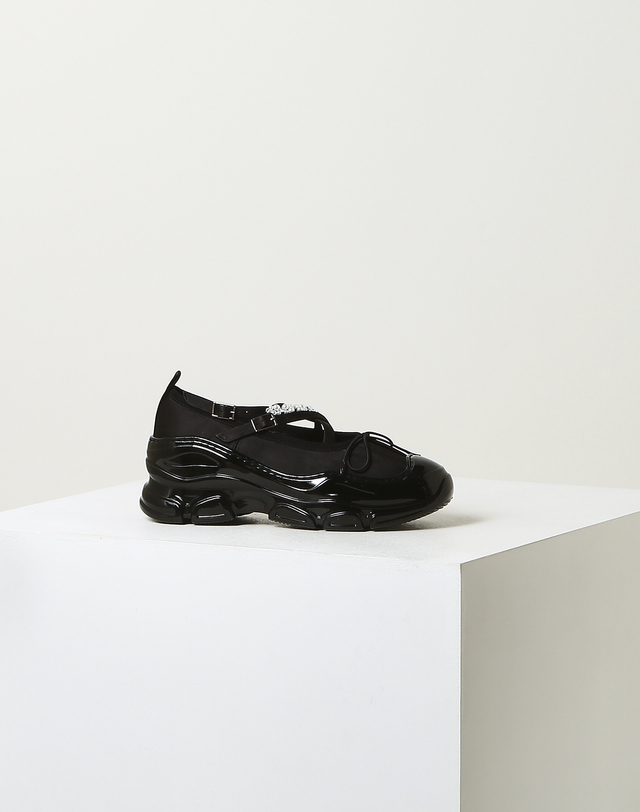 라움 여성 [SIMONE ROCHA] 블랙 비즈장식 스니커즈 착용컷