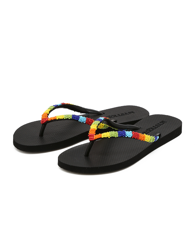 라움 여성 [MYSTIQUE] 블랙 비즈장식 슬리퍼 MULTI COLOR 착용컷