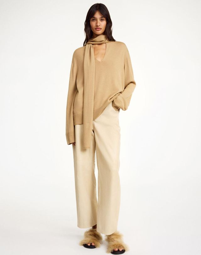 라움 여성 [BY MALENE BIRGER] 베이지 단색 울 니트 착용컷
