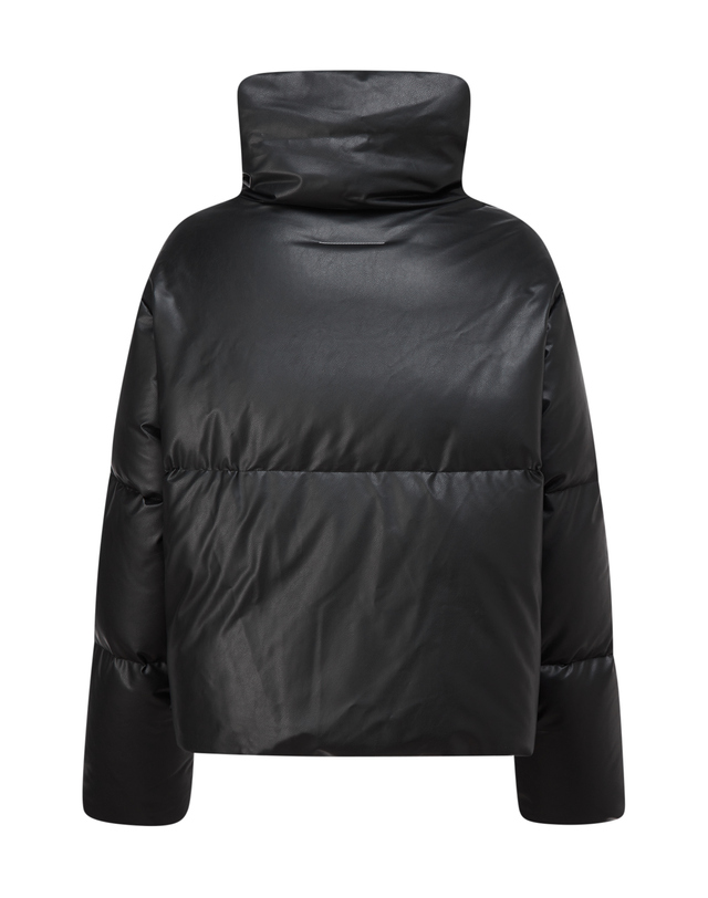 라움 여성 [MM6 MAISON MARGIELA] 블랙 로고자수 패딩점퍼 착용컷