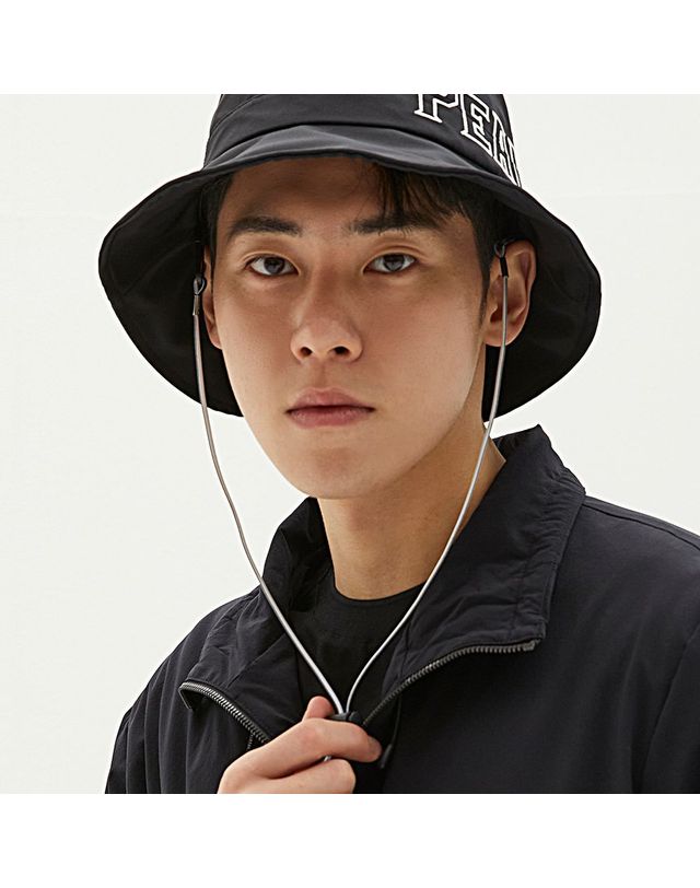 파리게이츠 공용 엠보 바니 로고 자수 햇 착용컷
