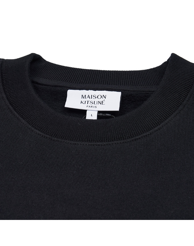 메종키츠네 [메종 키츠네] FW24 남성 스피디폭스 패치 맨투맨 MM00313KM0307 P199 착용컷