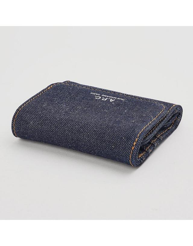 아페쎄 [APC] FW25 공용 데님 스탠다드 반지갑 COHIZ H63650 IAI 착용컷