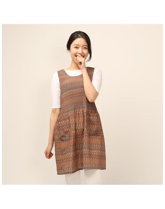 이솔홈 이솔홈 패턴 쉬폰 원피스 앞치마 착용컷