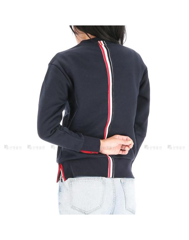 톰브라운 센터백 스트라이프 FJT070A 03377 415_NEW 톰브라운 루프탭 여성 맨투맨 긴팔 티셔츠 스웨트셔츠 착용컷