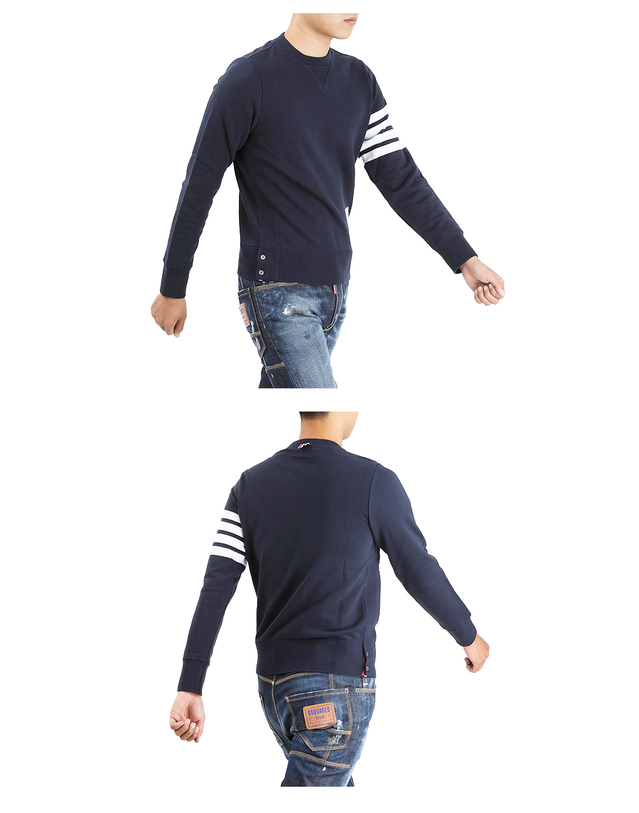 톰브라운 사선완장 MJT021H 00535 461 맨투맨 긴팔티셔츠 착용컷