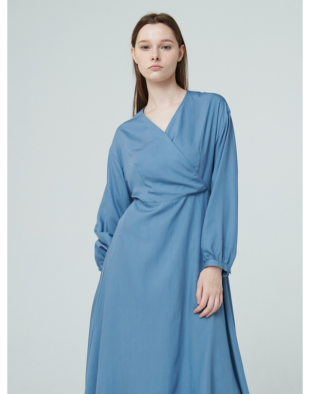 누브 Wrap Flare Dress - Sky Blue 착용컷