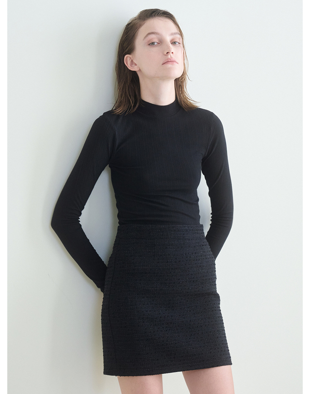 누브 Back Open Slim T-Shirts - Black 착용컷