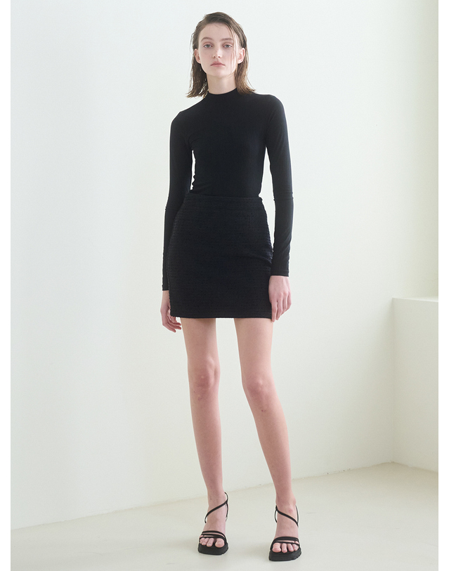 누브 Back Open Slim T-Shirts - Black 착용컷