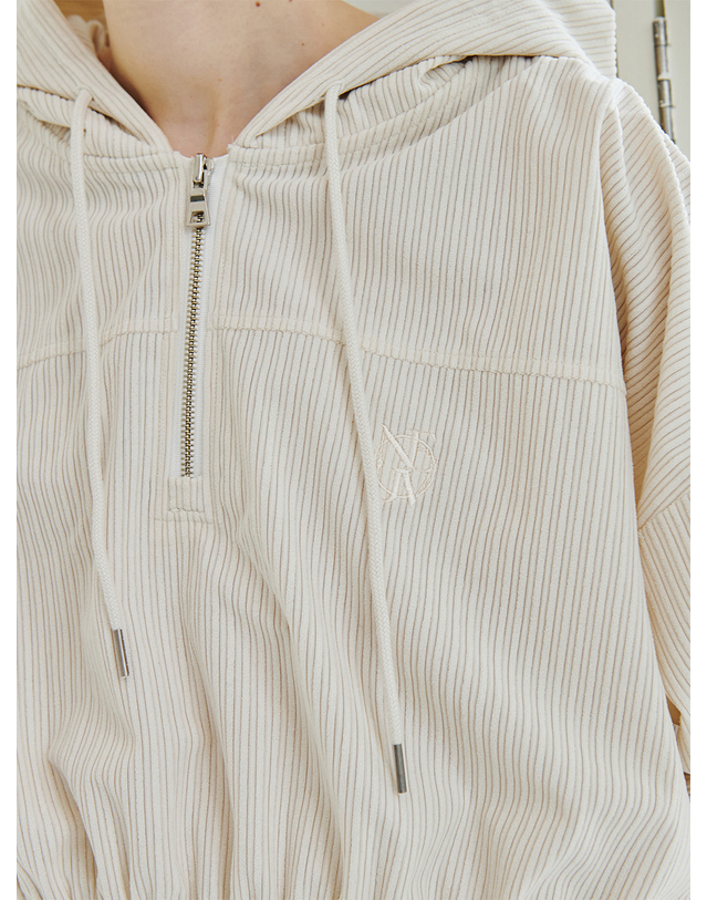 누브 Corduroy Half Zip up T-Shirt - Ivory 착용컷
