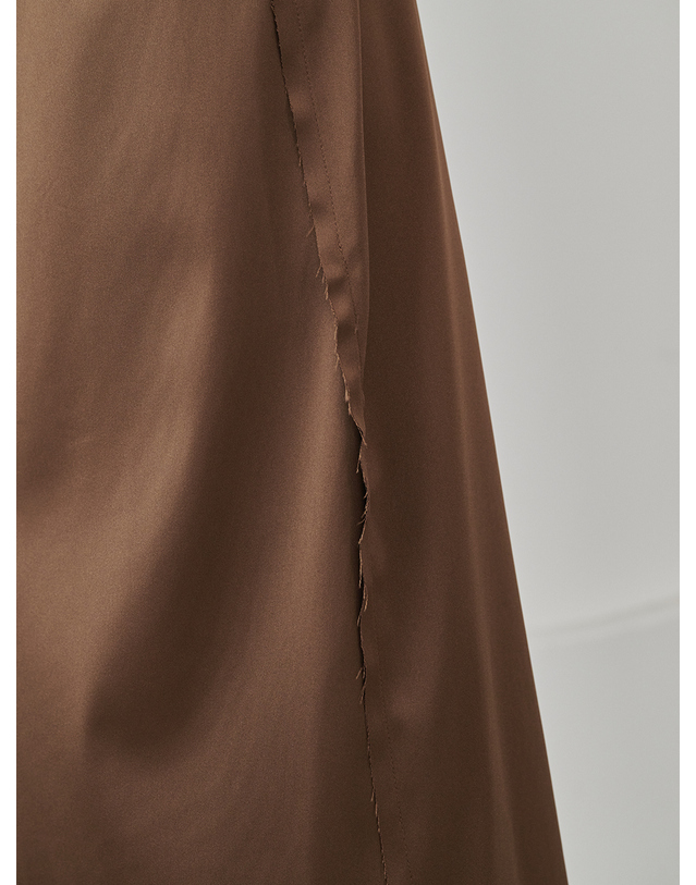 누브 Satin Cut Out Skirt - Black 베이지 착용컷
