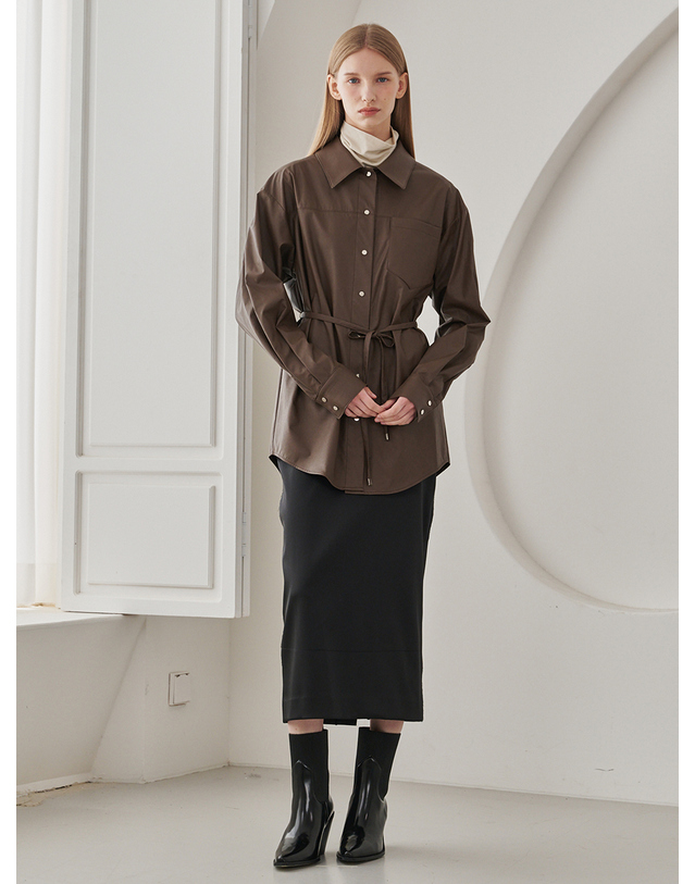 누브 Belted Leather Shirts - Brown 착용컷