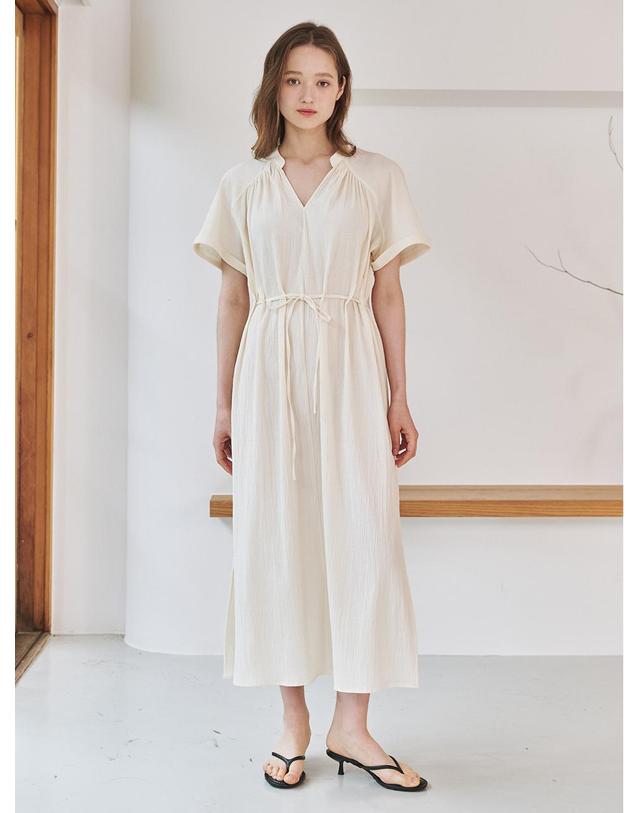 누브 브이넥 셔링 드레스-아이보리 / V-Neck Shirring Dress - Ivory 착용컷