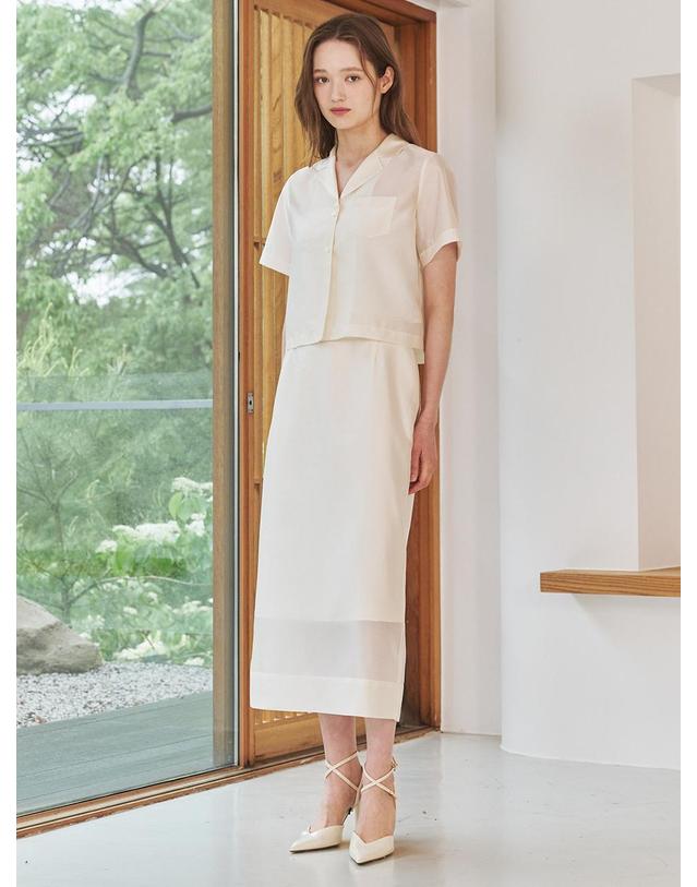 누브 노치드 카라 크롭 블라우스 셋업 - 크림 / Notched Collar Crop Blouse Set Up - Cream 착용컷