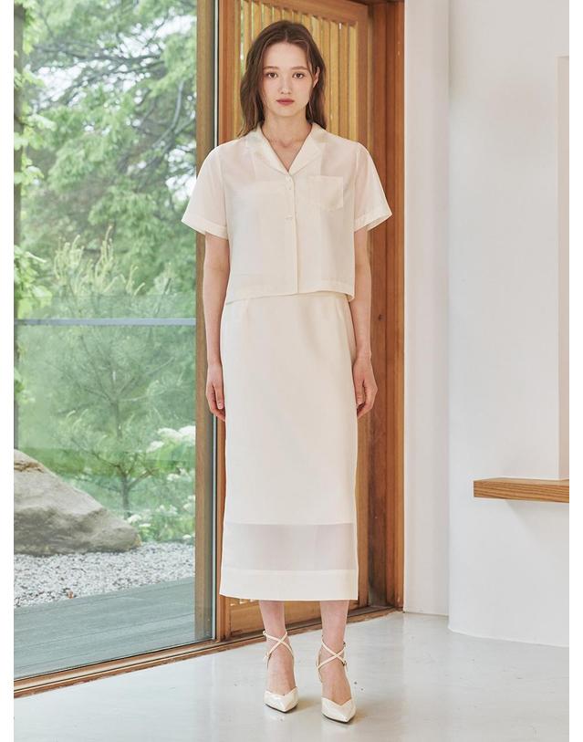 누브 노치드 카라 크롭 블라우스 셋업 - 크림 / Notched Collar Crop Blouse Set Up - Cream 착용컷