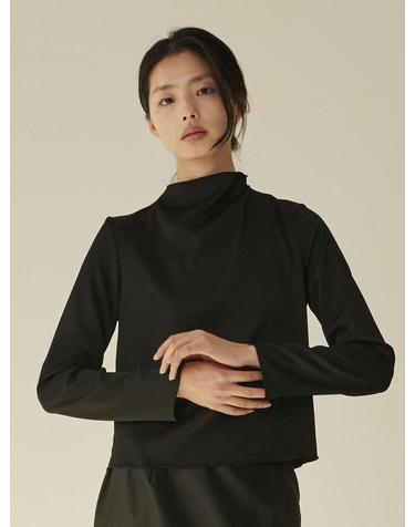 하프넥 실키 블라우스 - 블랙/ Half‑Neck Silky Blouse - Black