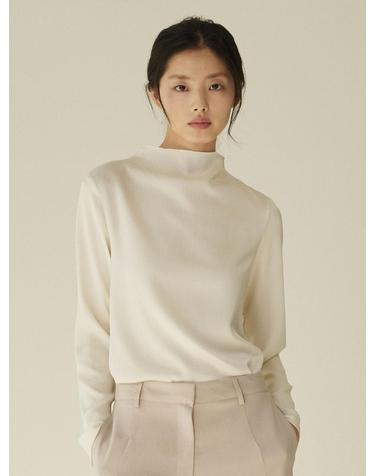 하프넥 실키 블라우스 - 크림/ Half‑Neck Silky Blouse - Cream