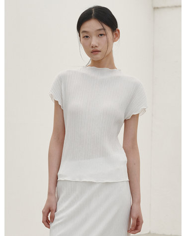 플리츠 모크넥 티셔츠 - 화이트 / Pleated Mock Neck T-shirt - White