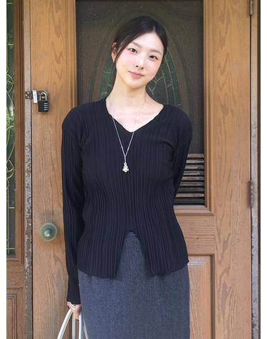 브이넥 플리츠 블라우스 - 블랙 / V-Neck Pleated Blouse - Black