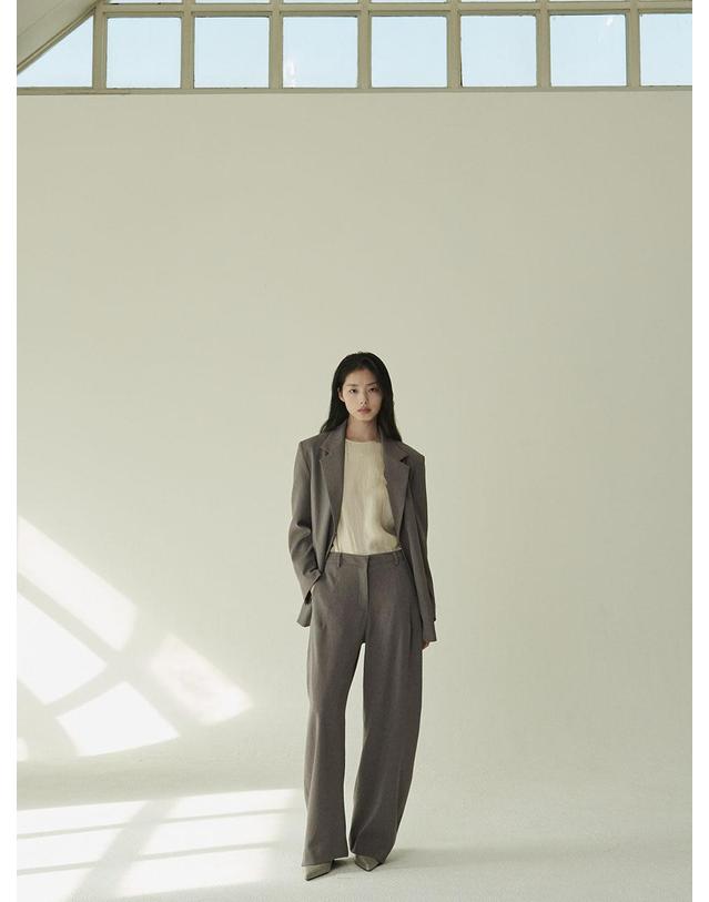 누브 커브드 테일러링 팬츠 - 다크 그레이/ Curved Tailoring Pants - D.Gray 착용컷