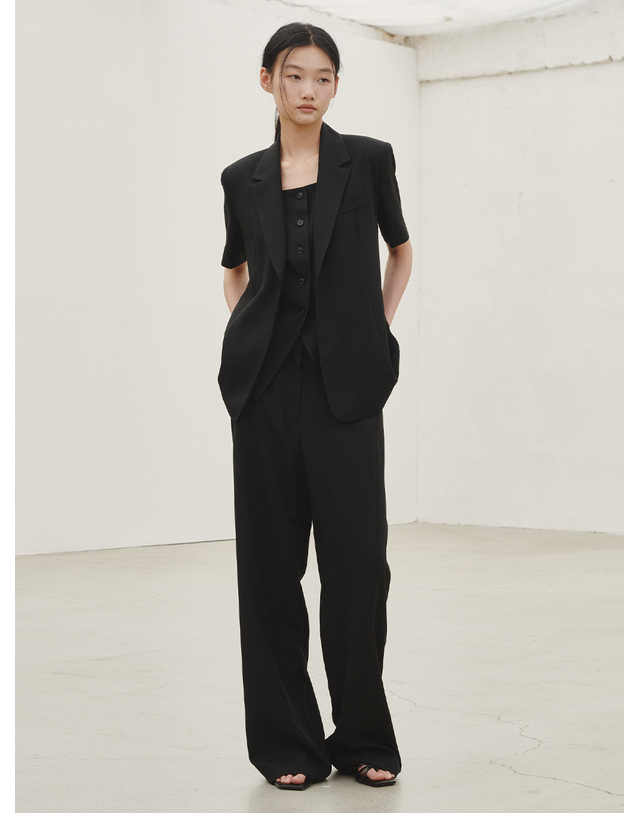 누브 린넨 와이드 커브드 팬츠 - 블랙 / Linen Wide Curved Pants - Black 착용컷