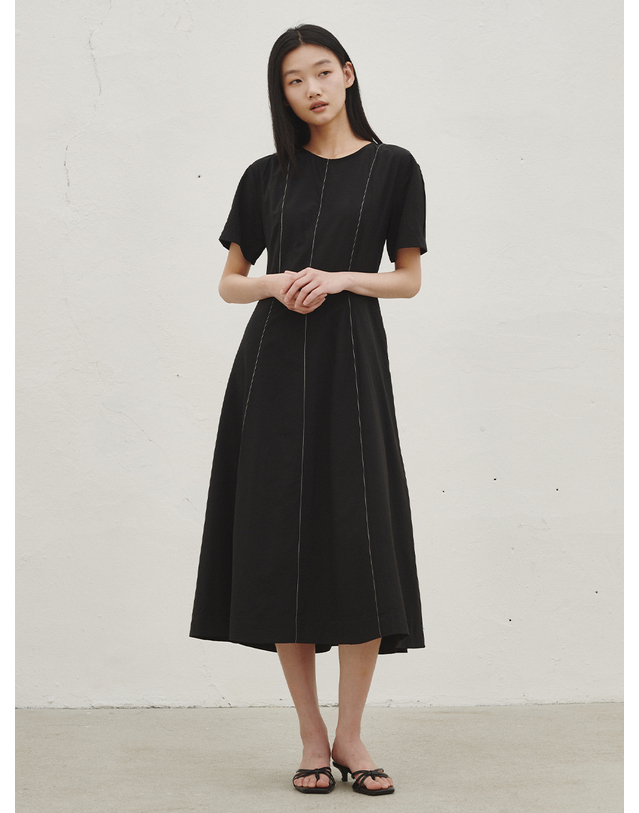 누브 스티치 플레어 드레스 - 블랙 / Stitch Flare Dress - Black 착용컷