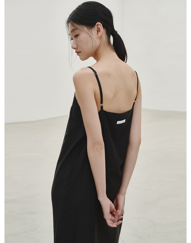 누브 레이어드 슬리브리스 롱 드레스 - 블랙 / Layered Sleeveless Long Dress - Black 착용컷