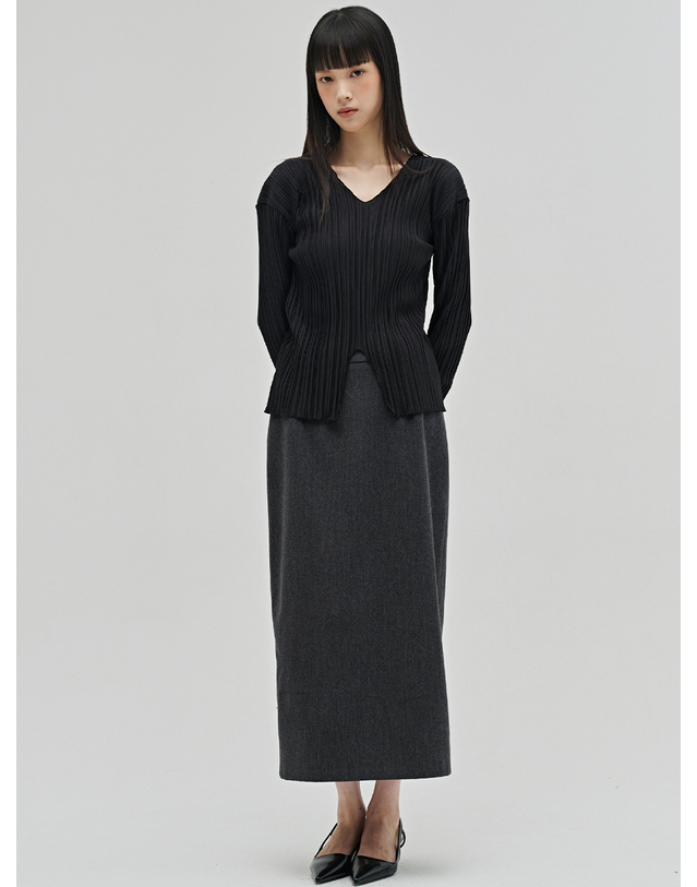 누브 브이넥 플리츠 블라우스 - 블랙 / V-Neck Pleated Blouse - Black 착용컷