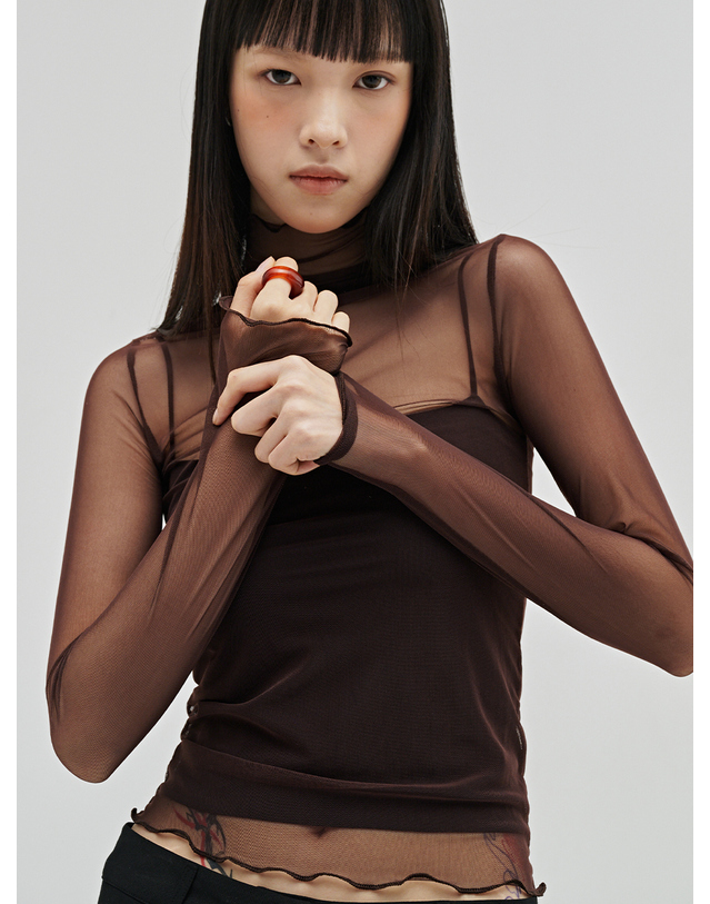 누브 시어 하이넥 롱슬리브 티셔츠 - 버건디 / Sheer High Neck Long Sleeve T-Shirt - Burgundy 착용컷