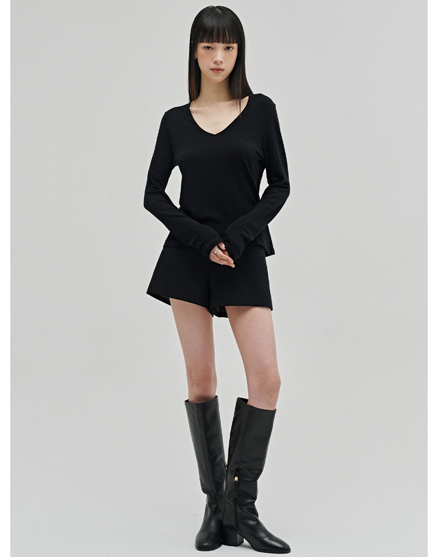 누브 브이넥 울 티셔츠 - 블랙 / V-Neck Wool T-Shirt - Black 착용컷