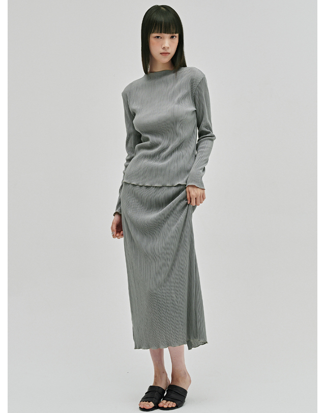 누브 플리츠 모크넥 롱슬리브 티셔츠 - 라이트 그레이 / Pleated Mock Neck Long Sleeve T-Shirt - L.Gray 착용컷