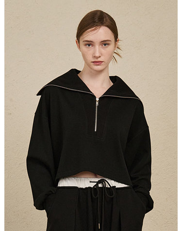 Wide Collar Crop T-Shirts - Black