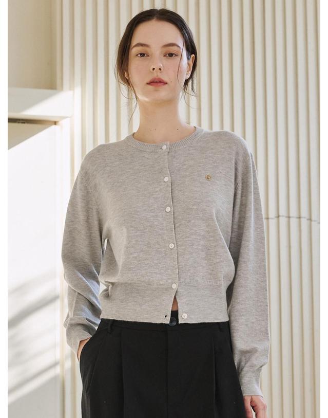 누브 라운드 넥 클래식 가디건 - 멜란지 그레이 / Round Neck Classic Cardigan - M. Gray 착용컷
