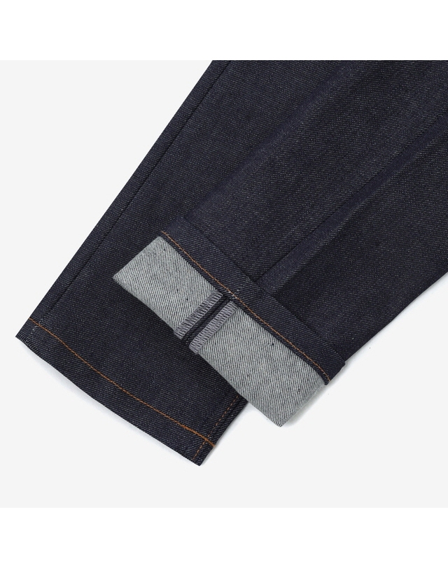 아페쎄 아페쎄 COZZI M09047 IAI INDIGO 쁘띠 뉴 스탠다드 생지 데님 남성 긴바지 착용컷