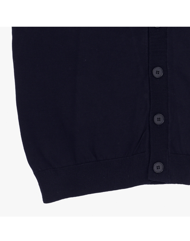 아페쎄 아페쎄 COEZJ H22315 IAK DARK NAVY JAMIE 제이미 크레이프 브이넥 남성 가디건 착용컷